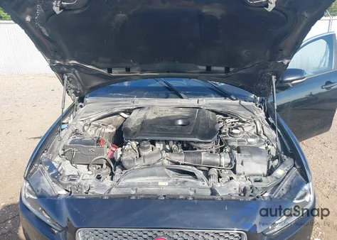 2017 Jaguar Xe 20D Premium из США, поврежденный, VIN SAJAD4BN1HA952327